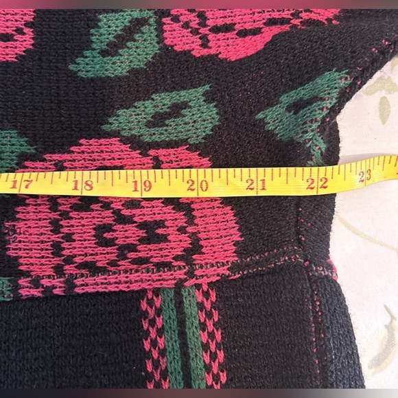 Vintage Marcella Tricot Checkered Rose Sweater - Picture 10 of 13